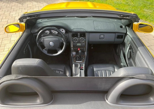 Mercedes-Benz SLK cena 74900 przebieg: 153600, rok produkcji 2002 z Nisko małe 407